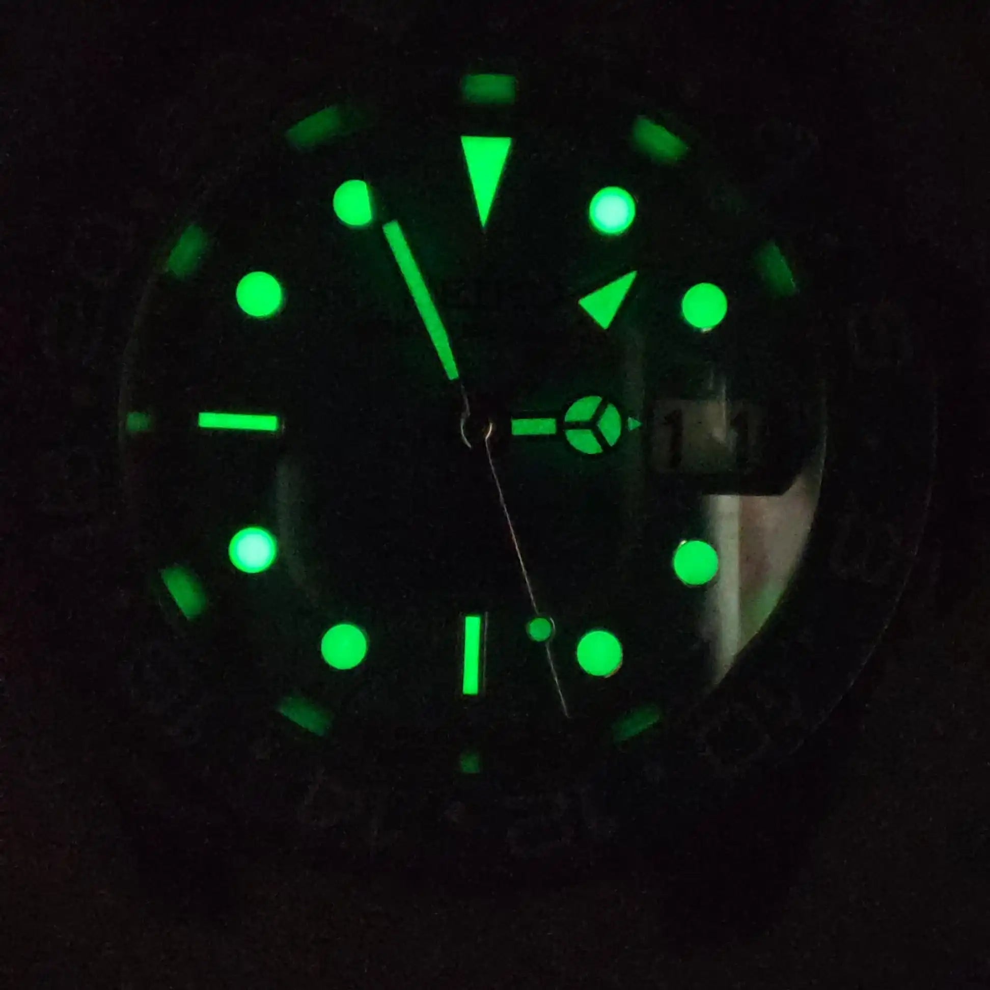 Illuminated watch face.