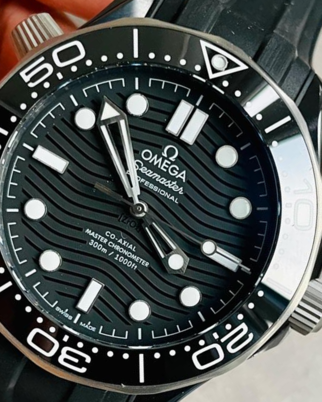 Omega Seamaster Diver 300M 43.5mm black dial professional diving watch