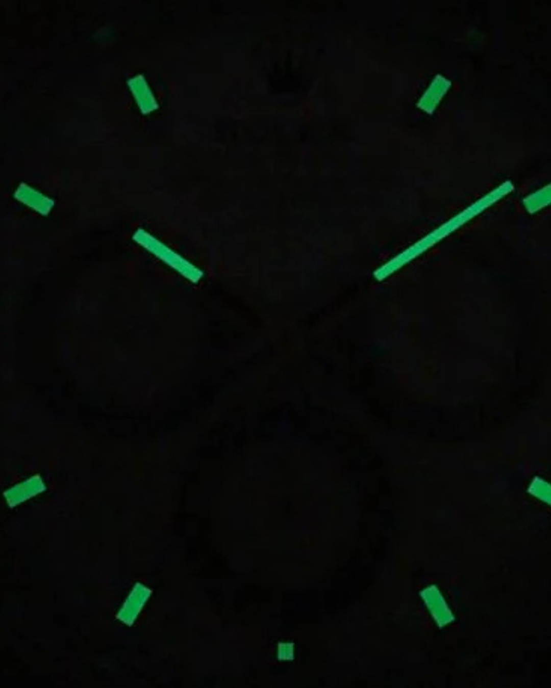 Wall Clock Daytona Black-Gold Panda Edition