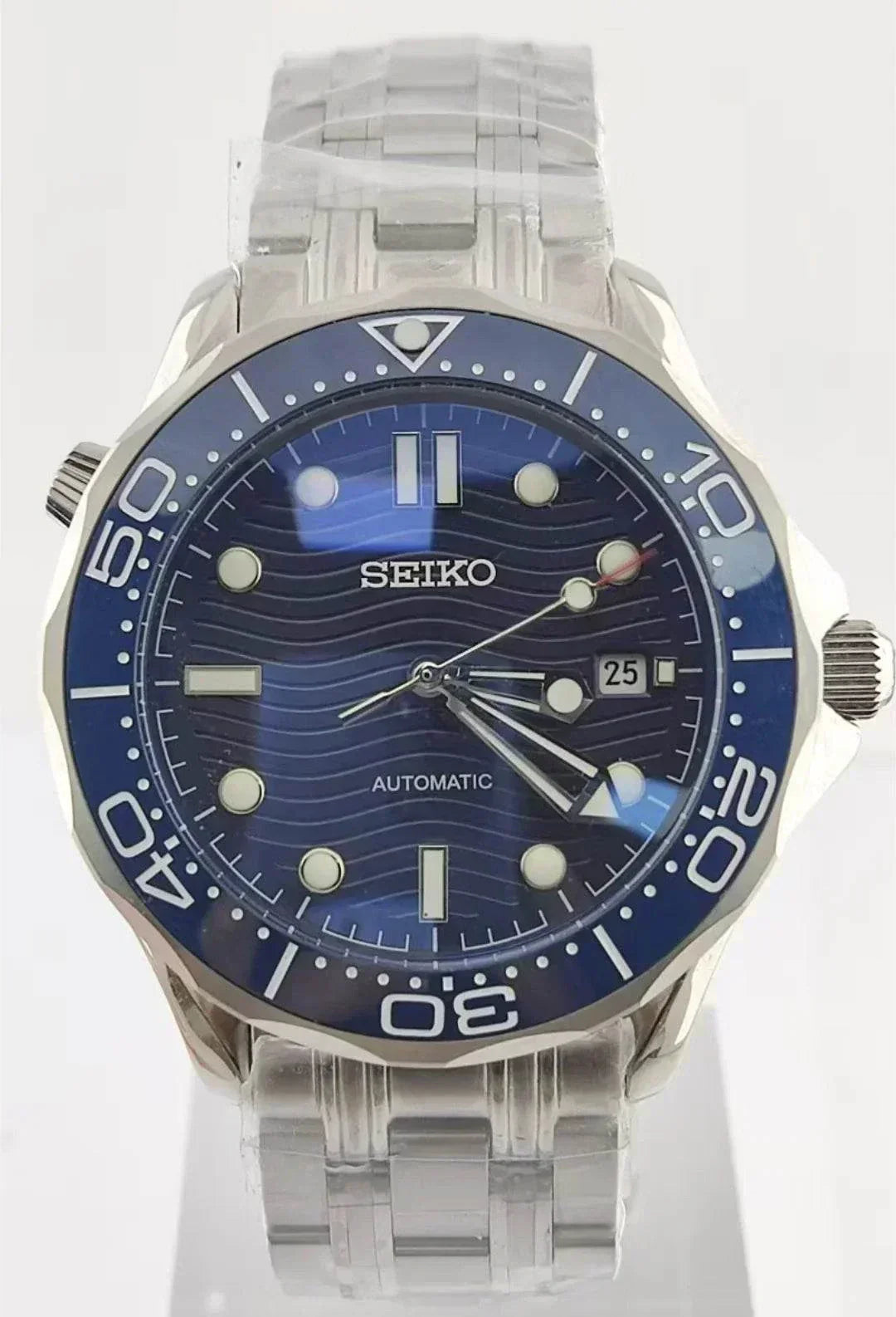 Seiko Seamaster Watch Mod Blue Edition with 40mm case, blue dial, stainless steel bracelet, sapphire crystal, and NH35 movement