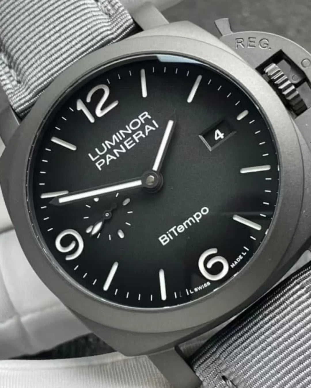 Panerai Luminor Pam01467 Grey Watch - Wristwatch