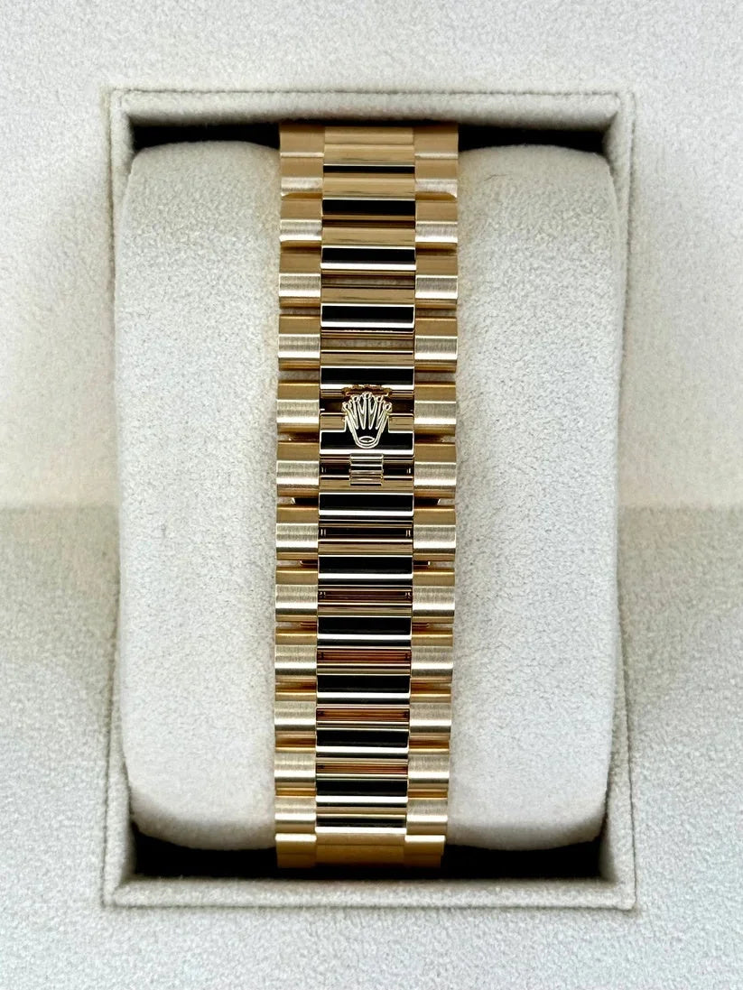 Rlx Super Mod Day Date 40 Gold Watch Wristwatch
