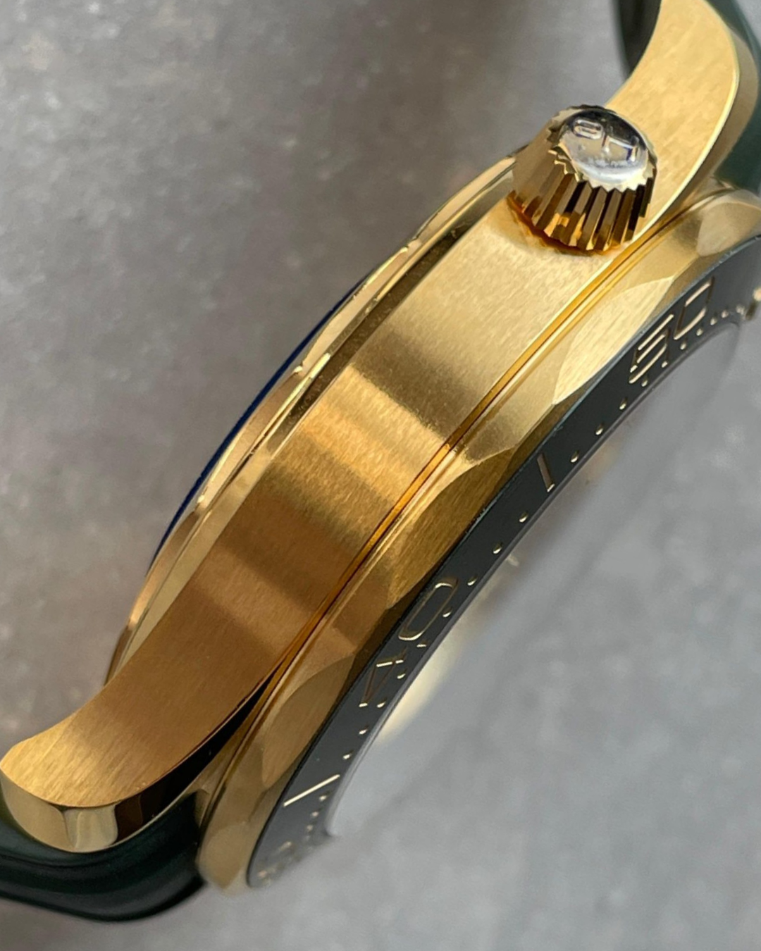 Omega Seamaster Diver 300mm Green Dial  Super Watch Mod Gold A8800