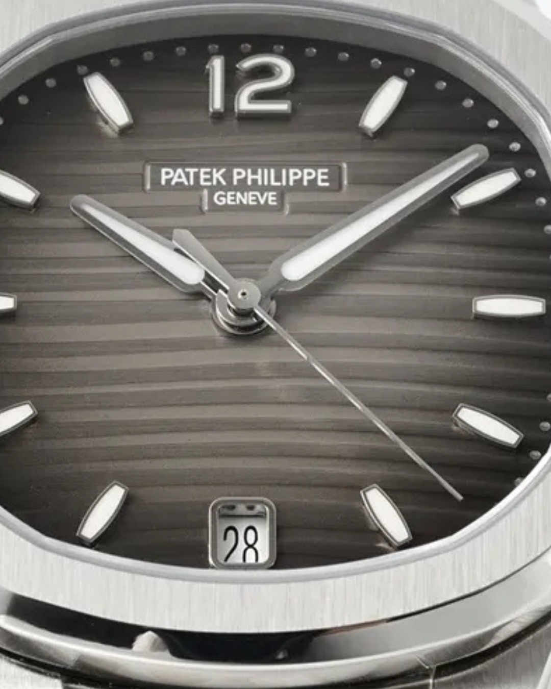 PATEK PHILIPPE Nautilus 7118 Classic Grey Watch