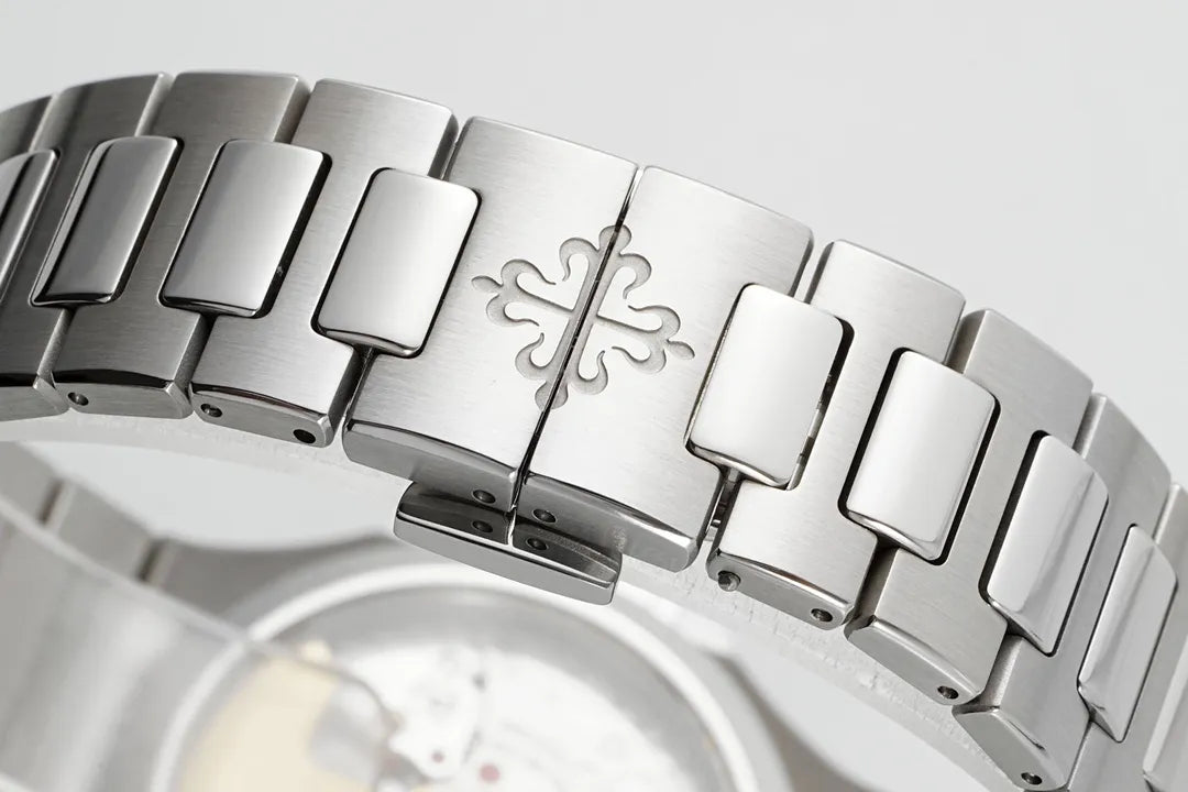 PATEK PHILIPPE Nautilus 7118 Classic Grey Watch