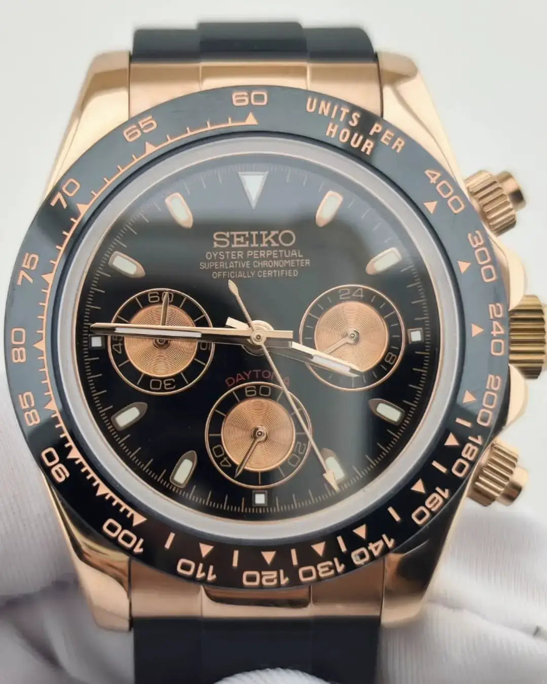 SEIKO MOD DAYTONA BLACK & GOLD WATCH - Wristwatch
