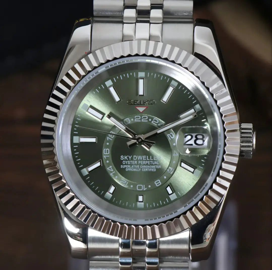 SEIKO MOD SKY-DWELLER OLIVE GREEN WATCH - Wristwatch